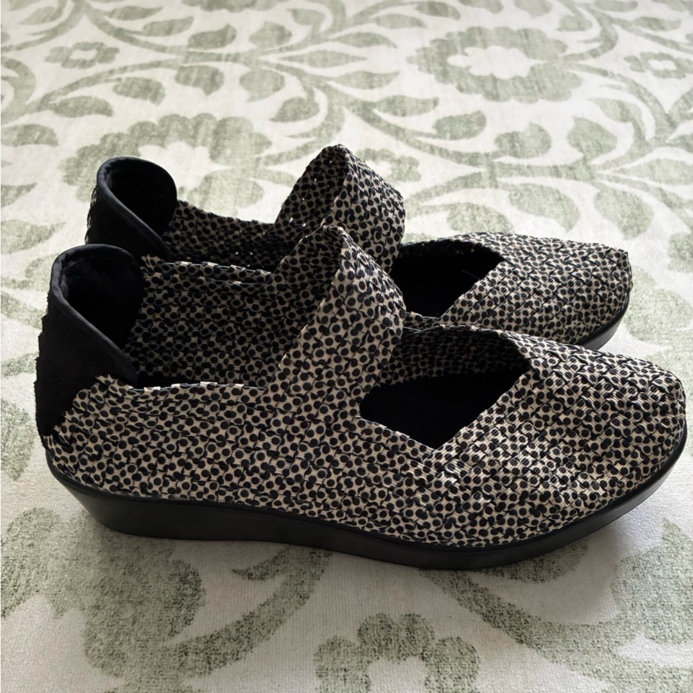 bernie mev. Black Woven Platform Shoes size 8